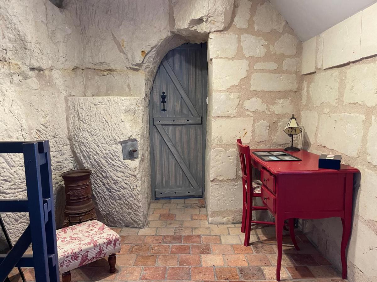 فيلا L'Escale Troglo Au Bord De La Loire Souzay-Champigny المظهر الخارجي الصورة