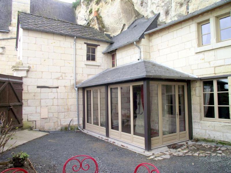 فيلا L'Escale Troglo Au Bord De La Loire Souzay-Champigny المظهر الخارجي الصورة
